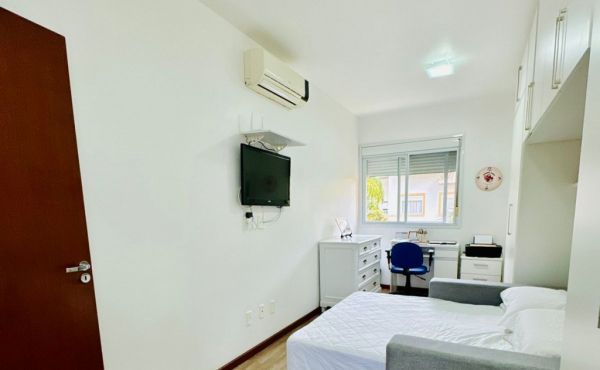 WhatsApp Image 2024-10-10 at 17.03.50 WhatsApp Image 2024-10-10 at 17.03.50