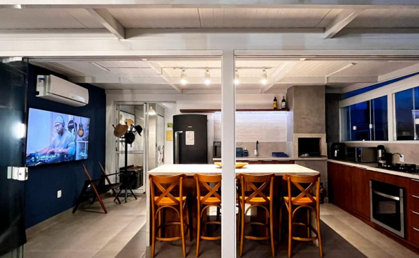 1548ffc4-dc89-4916-be8a-d65e2e53c63f